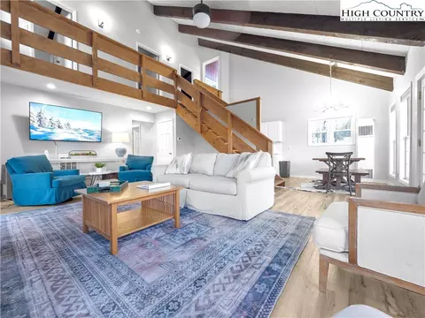 Living - 104 Skiway Ln, Beech Mountain, NC 28604 photo 6 of 7