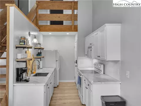 Kitchen - 104 Skiway Ln, Beech Mountain, NC 28604 photo 1 of 5