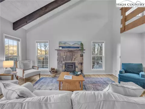Living - 104 Skiway Ln, Beech Mountain, NC 28604 photo 3 of 7