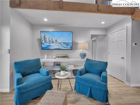 Living - 104 Skiway Ln, Beech Mountain, NC 28604 photo 7 of 7