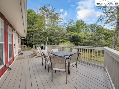 Exterior - 104 Skiway Ln, Beech Mountain, NC 28604 photo 6 of 7
