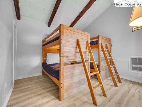 Bedroom - 104 Skiway Ln, Beech Mountain, NC 28604 photo 5 of 8