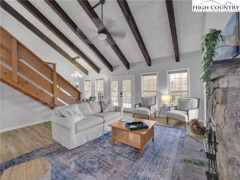 Living - 104 Skiway Ln, Beech Mountain, NC 28604 photo 5 of 7