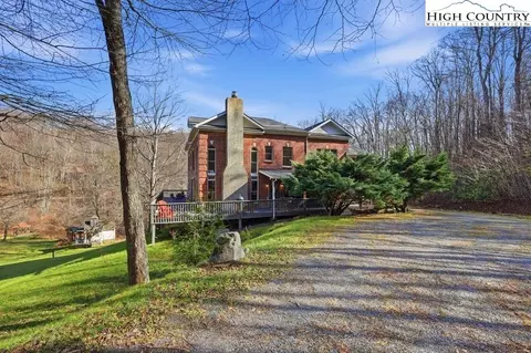 205 Timber Lakes Dr, Todd, NC 28684