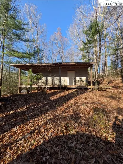 574 Three Creeks Ln, Sparta, NC 28675