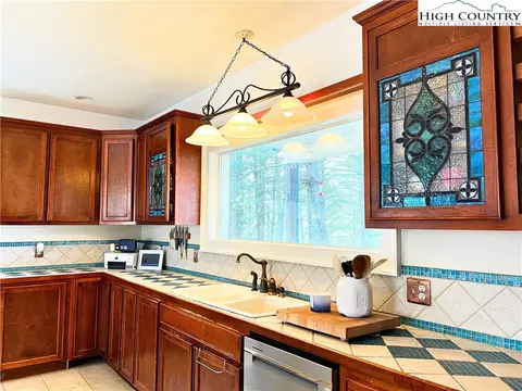Kitchen - 56 Buttons Ln, Sparta, NC 28675 photo 4 of 6