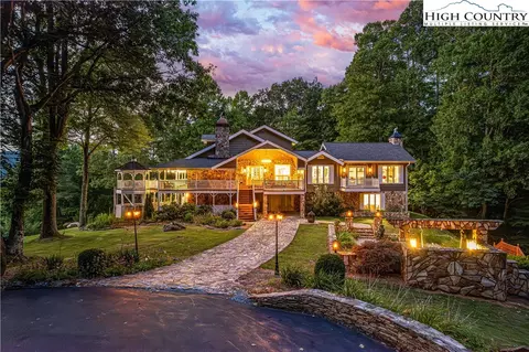 774 Aldridge Rd, Banner Elk, NC 28604