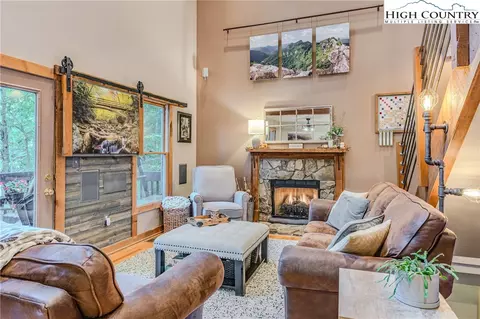 Living - 888 Benjamin Dr, Boone, NC 28607 photo 2 of 5