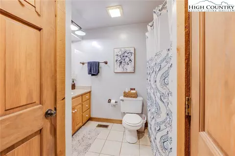 Bath - 888 Benjamin Dr, Boone, NC 28607 photo 4 of 6
