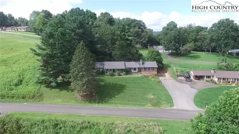 308 Hickory Mtn Rd, Sparta, NC 28675