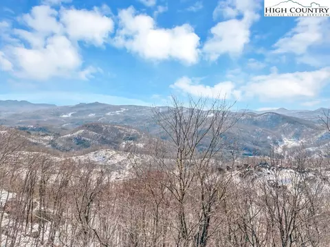 22 S Indian Rock Dr, Banner Elk, NC 28604