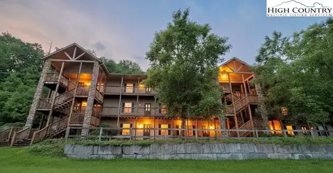 800 Meadowview Dr #17, Boone, NC 28607