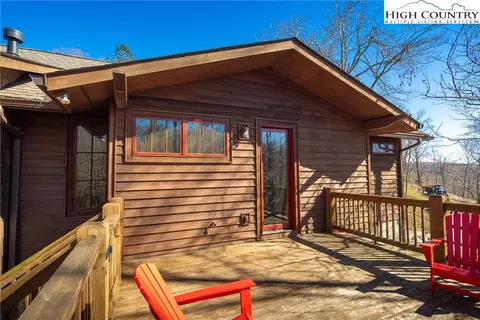 Exterior - 176 High Hemlock Trl, Blowing Rock, NC 28605 photo 3 of 8