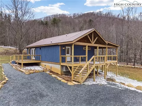 1171 Little Elk Rd, Elk Park, NC 28622