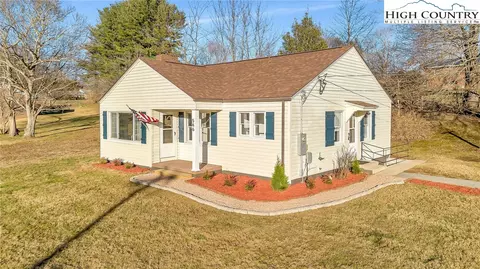 566 Buck Mountain Cir, West Jefferson, NC 28694