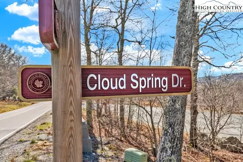 209 Cloud Spg, Sugar Mountain, NC 28604 photo 8