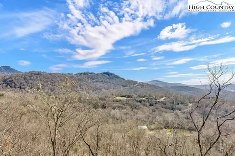 208 Cloud Spring Dr, Sugar Mountain, NC 28604 photo 4