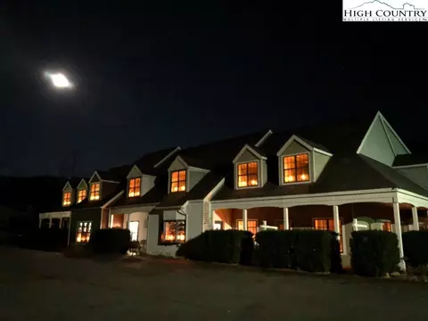 10545 Nc Highway 105, Banner Elk, NC 28604