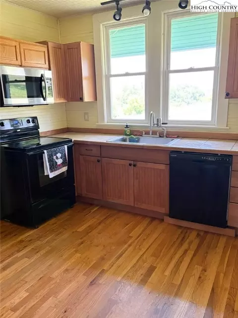 Kitchen - 23 Millards Way, Sparta, NC 28675 photo 3 of 5