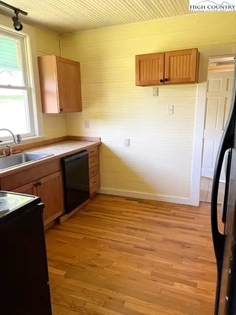 Kitchen - 23 Millards Way, Sparta, NC 28675 photo 4 of 5