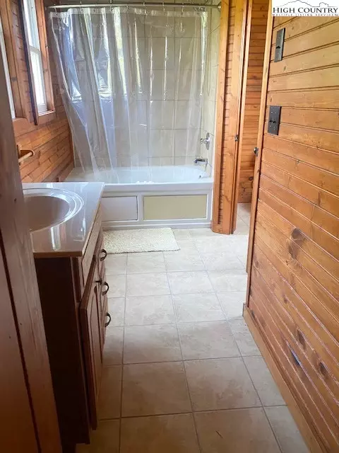 Bath - 23 Millards Way, Sparta, NC 28675 photo 4 of 4