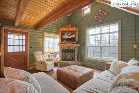 820 Willow Mountain Dr, Vilas, NC 28692