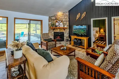 489 Saint Andrews Rd, Beech Mountain, NC 28604