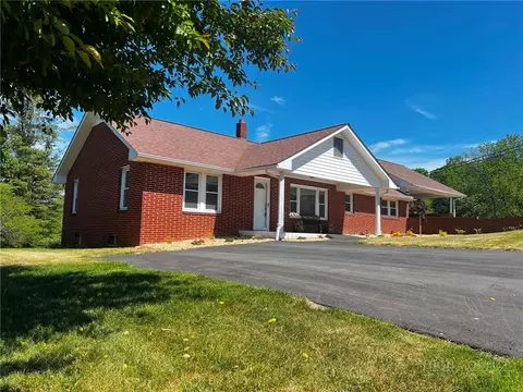 290 Riverview Dr, Sparta, NC 28675