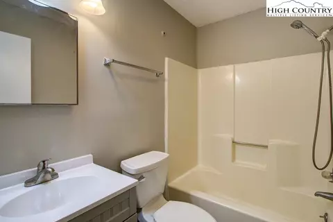 Bath - 591 573 Margo Rd, Boone, NC 28607 photo 1 of 2