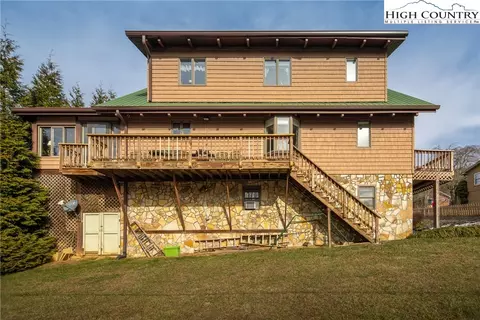 Exterior - 3289 421 N Hwy, Boone, NC 28607 photo 2 of 12