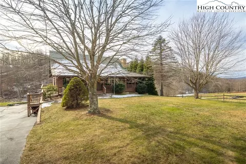 Exterior - 3289 421 N Hwy, Boone, NC 28607 photo 3 of 12