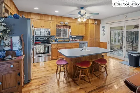Kitchen - 3289 421 N Hwy, Boone, NC 28607 photo 2 of 3