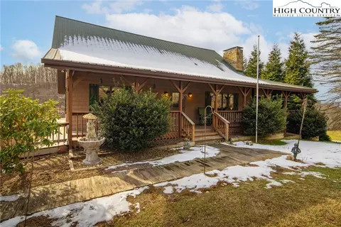 Exterior - 3289 421 N Hwy, Boone, NC 28607 photo 4 of 12