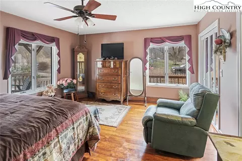Bedroom - 3289 421 N Hwy, Boone, NC 28607 photo 2 of 4