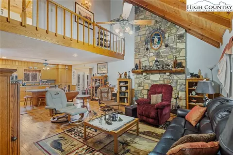 Living - 3289 421 N Hwy, Boone, NC 28607 photo 2 of 5