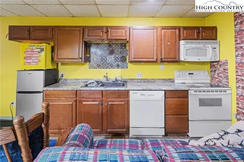 Kitchen - 3289 421 N Hwy, Boone, NC 28607 photo 3 of 3