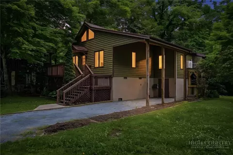 208 Meadow Loop, Newland, NC 28657