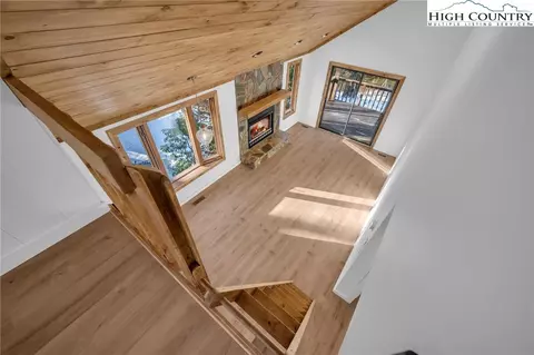 Living - 208 Meadow Loop, Newland, NC 28657 photo 4 of 4