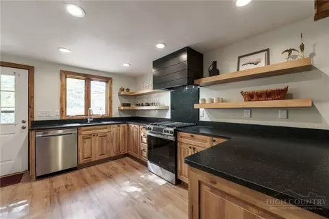 Kitchen - 208 Meadow Loop, Newland, NC 28657 photo 1 of 2