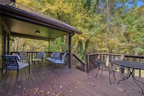 Exterior - 208 Meadow Loop, Newland, NC 28657 photo 6 of 8