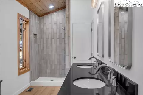 Bath - 208 Meadow Loop, Newland, NC 28657 photo 4 of 5