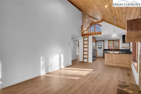 Living - 208 Meadow Loop, Newland, NC 28657 photo 2 of 4