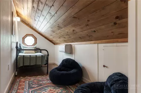 Bedroom - 208 Meadow Loop, Newland, NC 28657 photo 6 of 7
