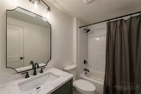Bath - 208 Meadow Loop, Newland, NC 28657 photo 4 of 4
