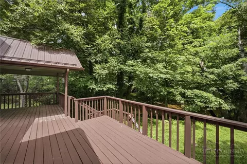 Exterior - 208 Meadow Loop, Newland, NC 28657 photo 4 of 8