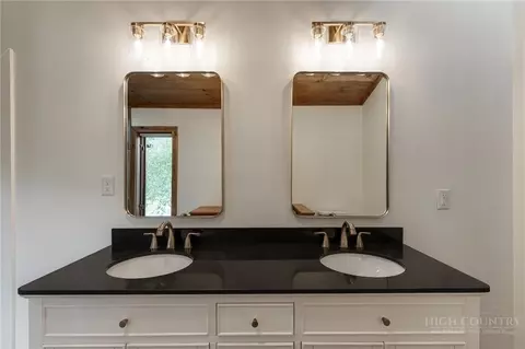 Bath - 208 Meadow Loop, Newland, NC 28657 photo 2 of 4