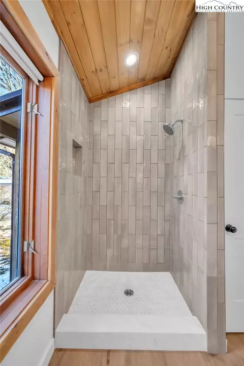 Bath - 208 Meadow Loop, Newland, NC 28657 photo 5 of 5