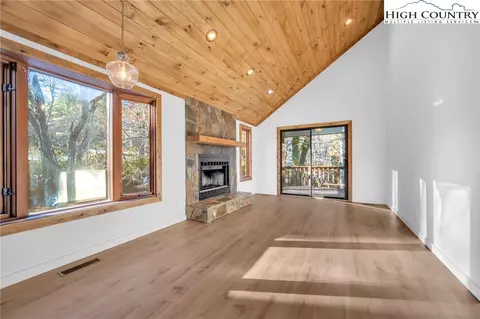 Living - 208 Meadow Loop, Newland, NC 28657 photo 3 of 4