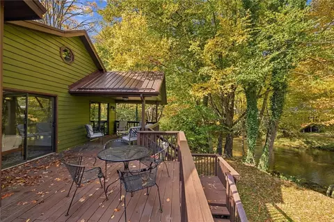 Exterior - 208 Meadow Loop, Newland, NC 28657 photo 5 of 8