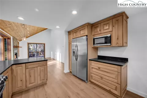 Kitchen - 208 Meadow Loop, Newland, NC 28657 photo 3 of 5